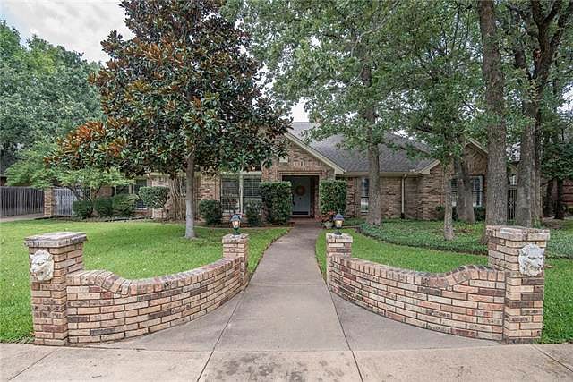 1st image of 3920 Hillwood Way
