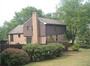 3rd image of 240 Kinvara Dr