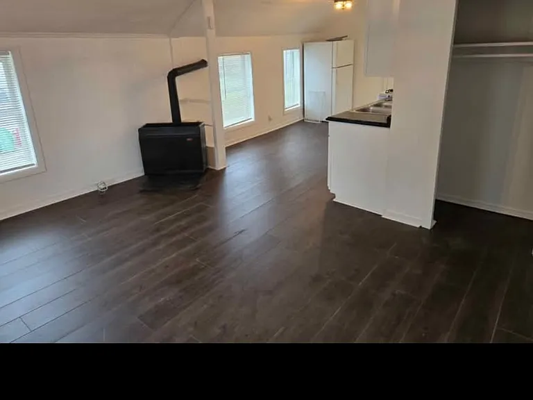 4425 Central St — Photo 5