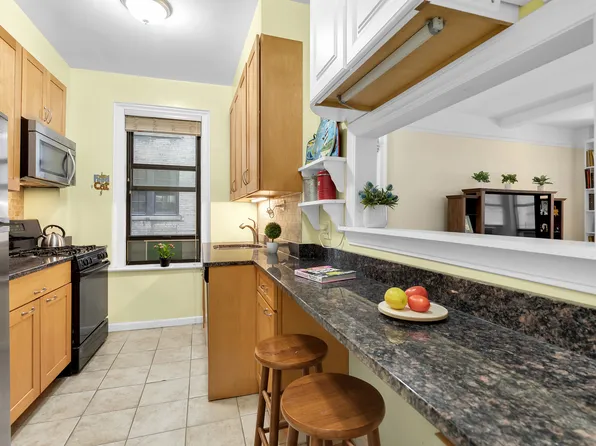 125 East 93rd Street 6C image 4 of 5