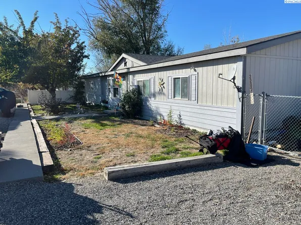 22002 E Sandstone Dr, Benton City, WA 99320