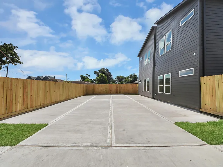 4607 Gunter St #B — Photo 33