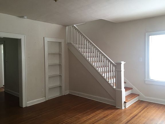 4th image of 425 W 43rd St