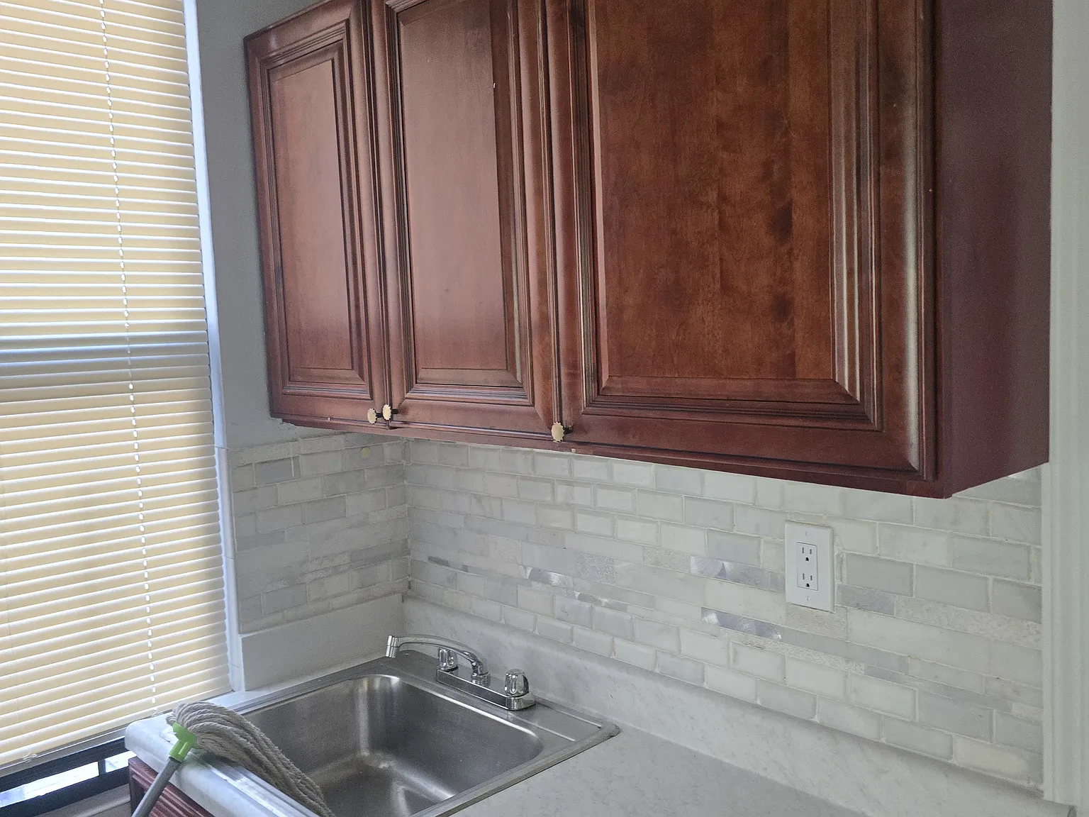2 bed, 1000 sqft, $3,000 — Photo 2