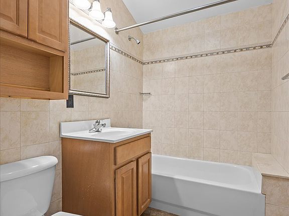 3rd image of 598 President St #1C