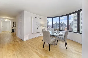 Rented by R New York