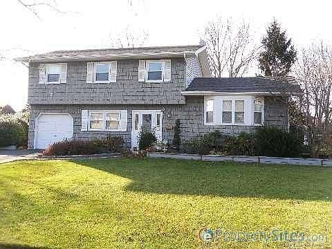 1st image of 10 Cornell Dr