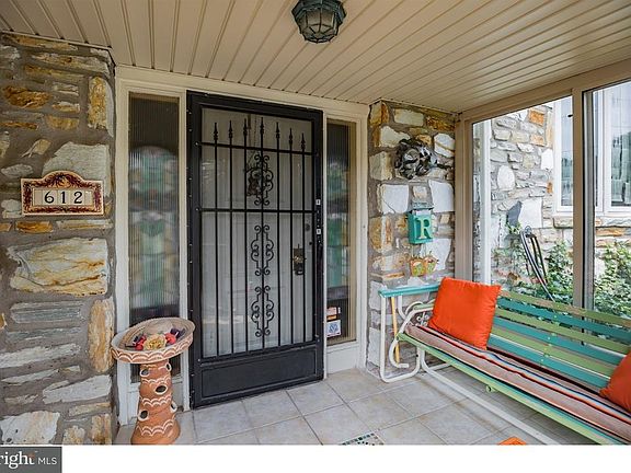 3rd image of 612 Oakfield Ln