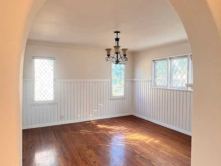 324 N Story Pl — Photo 7