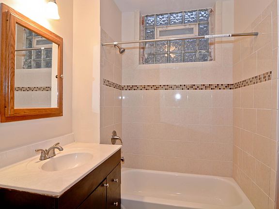 3rd image of 3800 W Wrightwood Ave #2