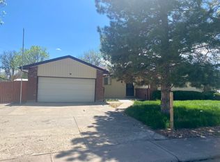 877 Idalia Cir, Aurora, CO 80011