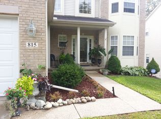 815 Calgary St, Auburn Hills, MI 48326