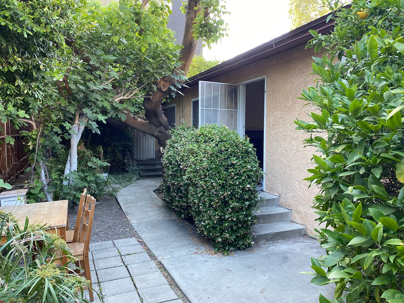 2 bed, 1000 sqft, $3,200 — Photo 1