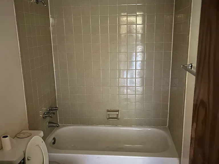2820 Grinnell Ave — Photo 8