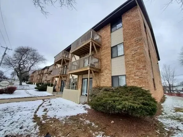 3810 W Loomis Rd #216, Milwaukee, WI 53221