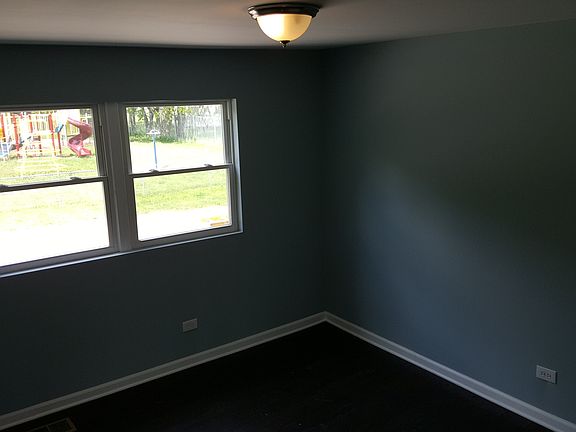 4th image of 371 Mackinaw Ave APT 3