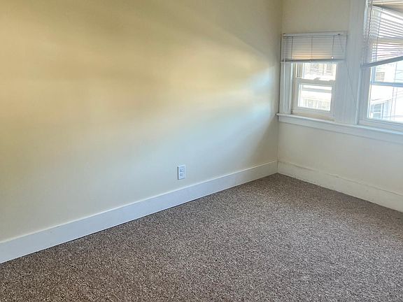 4th image of 250 Willow St #3