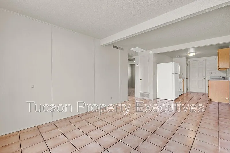 2 bed, 1.0 bath, 635 sqft, $1,000 — Photo 4