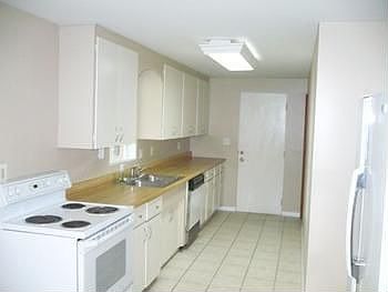 2nd image of 3906 Moorland Dr