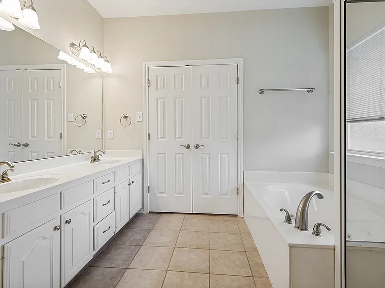 6137 Pebble Creek Dr — Photo 17