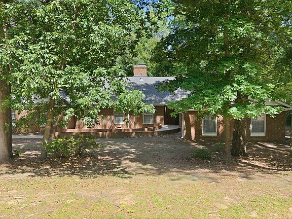 4th image of 225 Churchill Drive