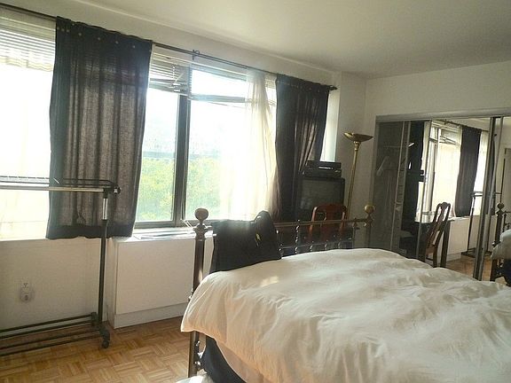 3rd image of 359 E 68th St #Penthouse A
