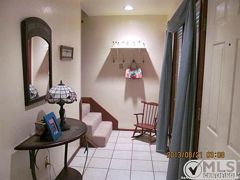 4th image of 113 Watts Ln Unit 14