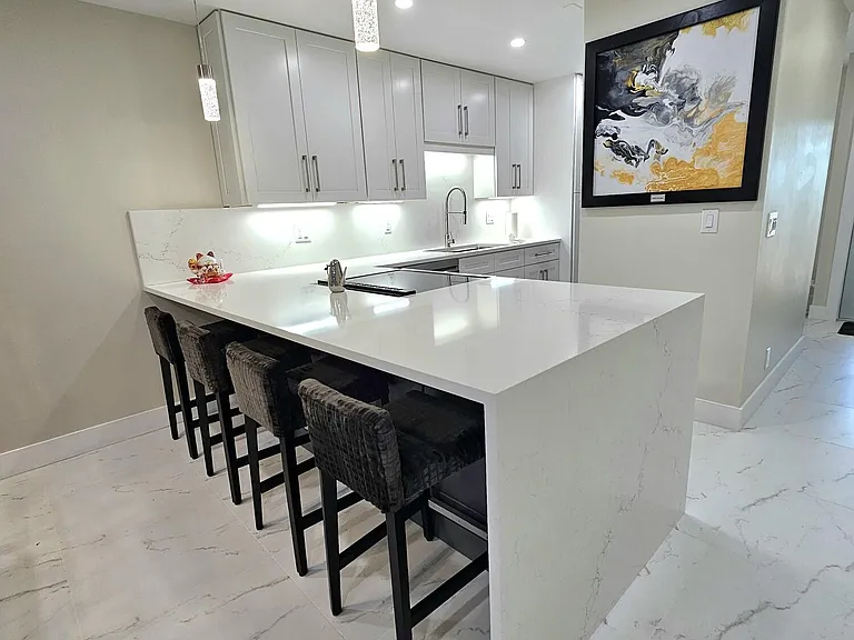 1631 NW 18th Ave #201 — Photo 5