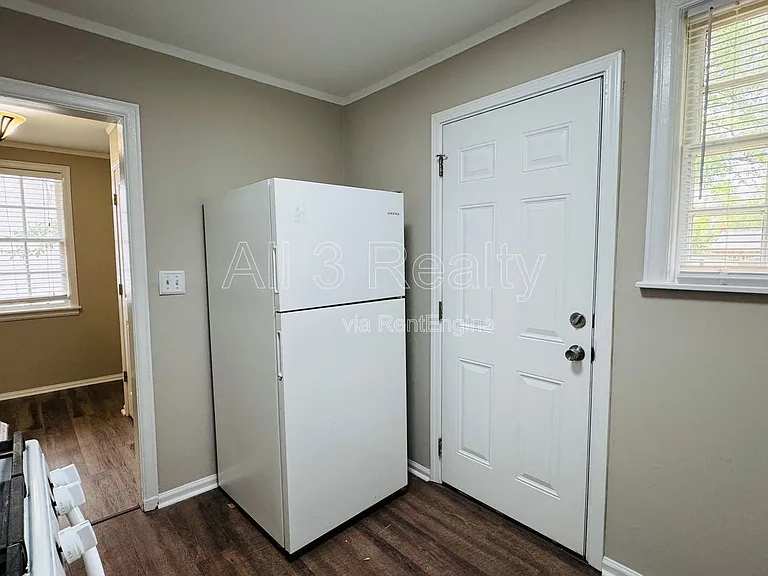 301 Bradley Dr — Photo 14