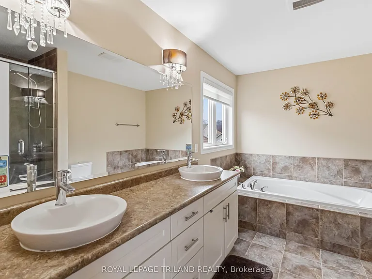 860 Kettleridge St — Photo 27