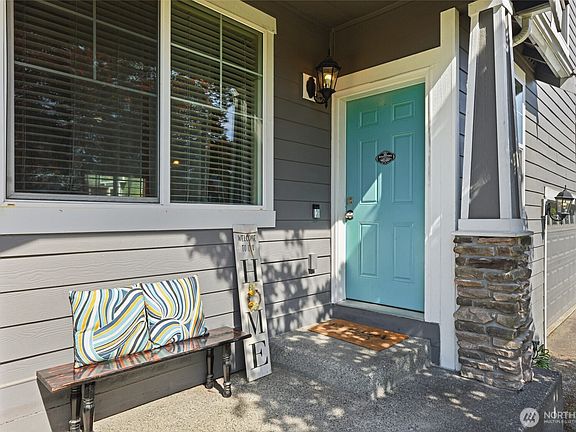 3rd image of 1335 E 51st Street