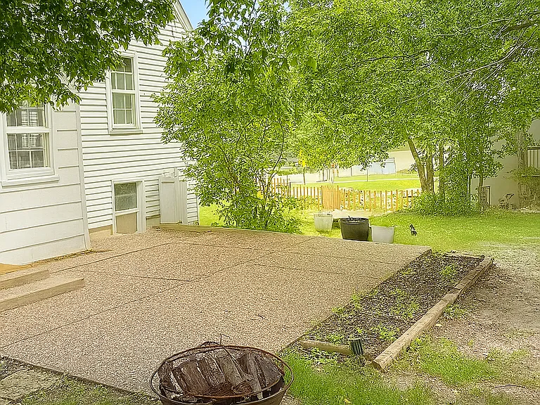 728 Wayzata Blvd E — Photo 4