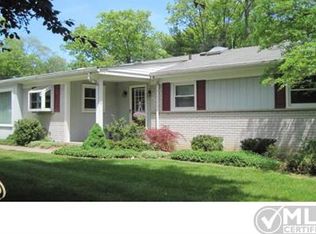 25070 Stonycroft Dr, Southfield, MI 48033
