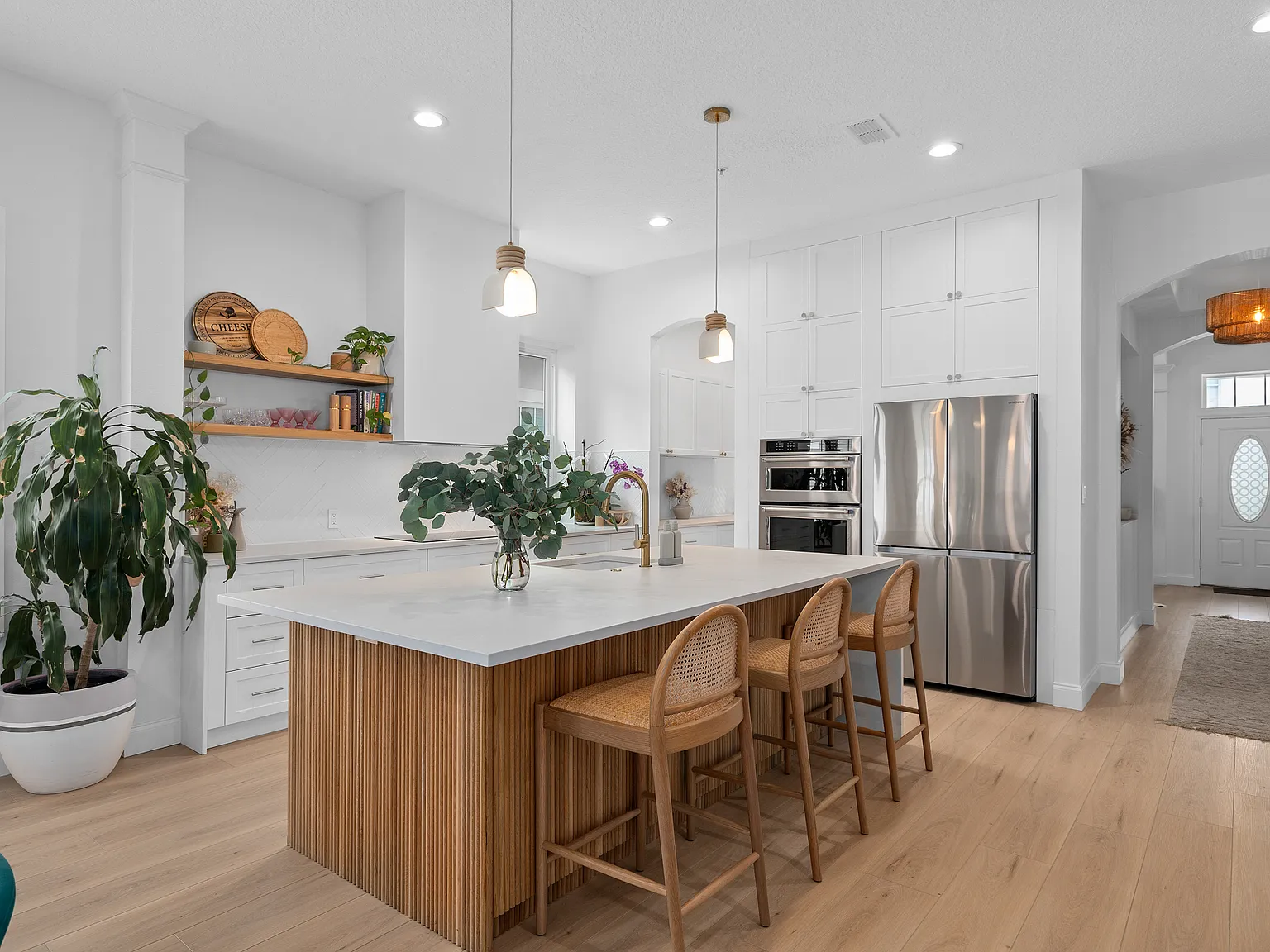 3 bed, 2262 sqft, $6,250 — Photo 1