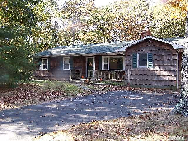1st image of 31 Eisenhower Dr