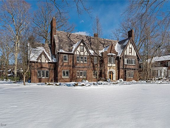 4th image of 2917 N Park Blvd