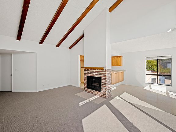 2nd image of 2143 Montrose Ave Unit 309