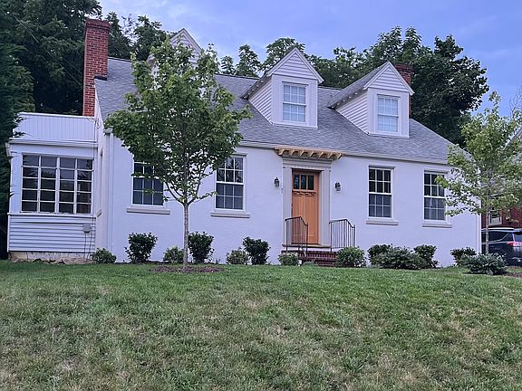 3rd image of 72 Maplehurst Ave #1
