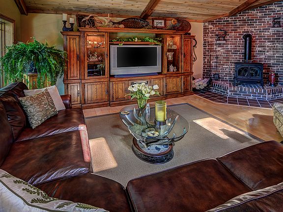 Freestanding gas stove