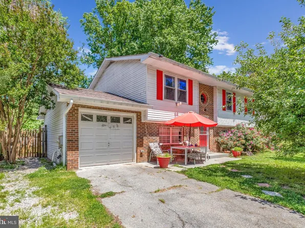 808 Narrowleaf Dr, Upper Marlboro, MD 20774