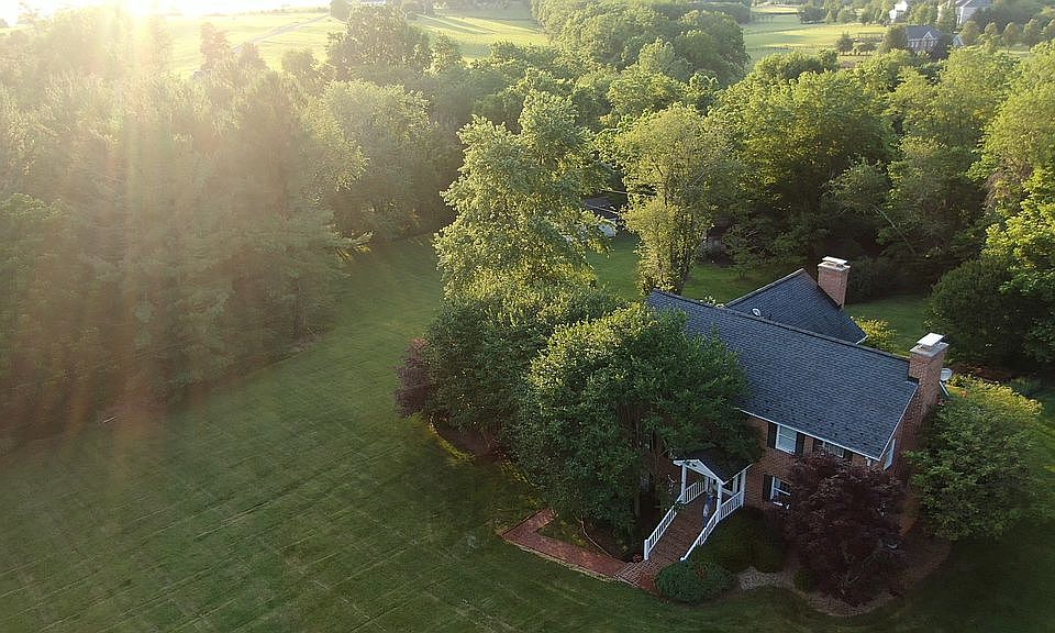 1st image of 40855 Browns Ln