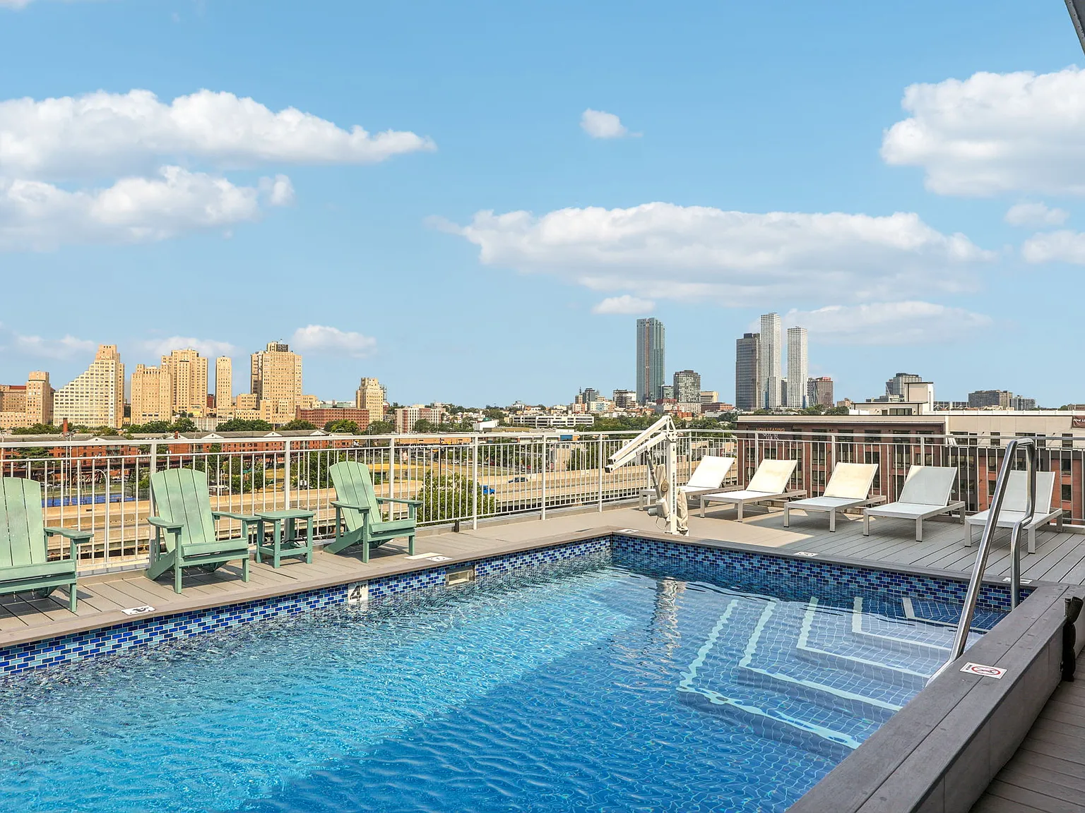460 Grand — Photo 4