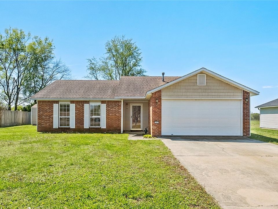 1st image of 465 Iris Ave
