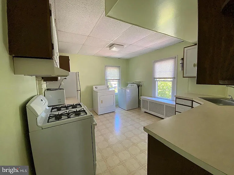 451 Leedom St #2 — Photo 4