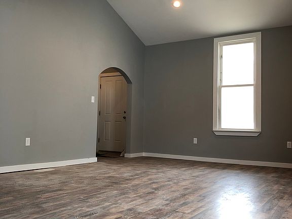 2nd image of 1415 Highland Ave