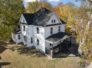 272 Hammond Ave, Waterloo, IA 50702