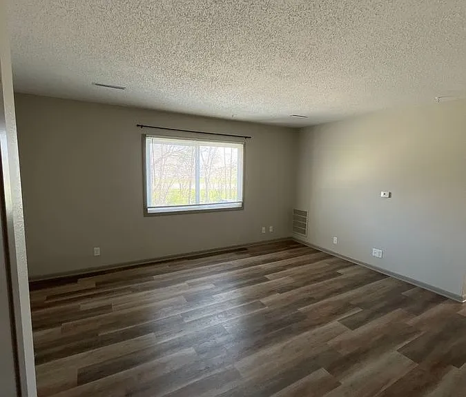 325 Ash St #7 — Photo 2