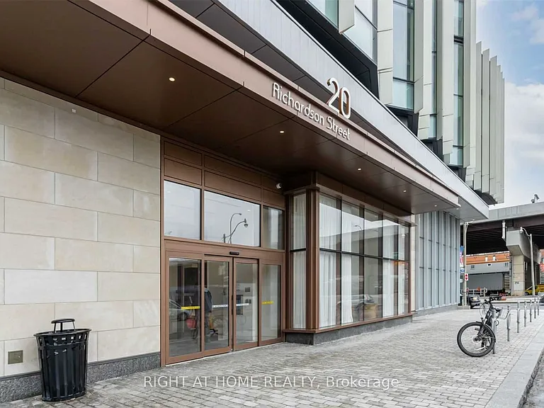 20 Richardson St #404 — Photo 45