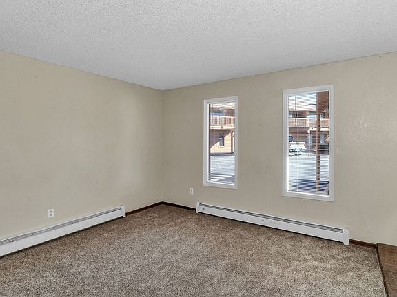 4th image of 575-28 1/2 Rd #38