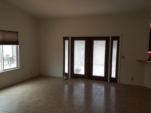 4th image of 4933 E Gary St